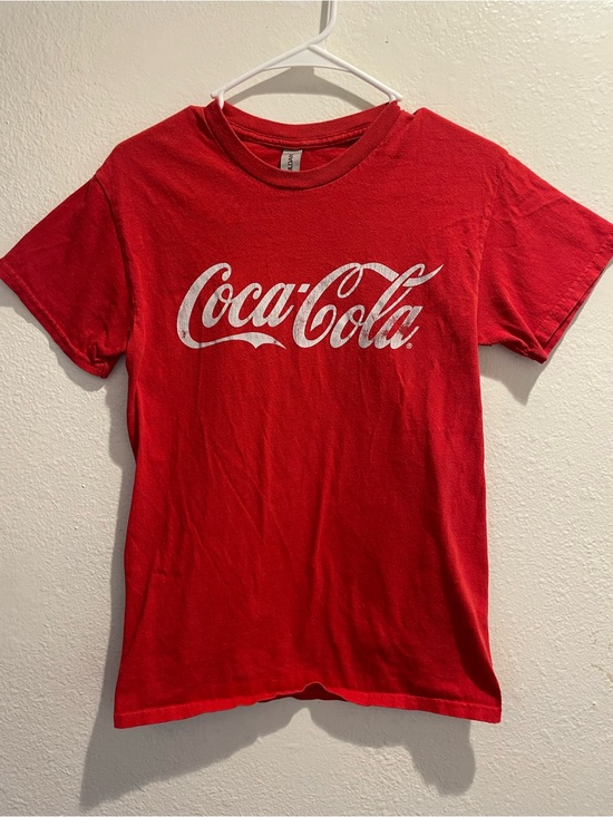 Vintage Style Coca-Cola Red Graphic Tee Short Sleeve Crewneck Shirt Size S